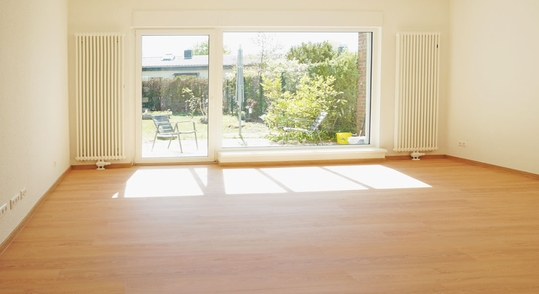 Wohnzimmer mit Ausgang zum Garten Wohnzimmer mit Ausgang zum Garten