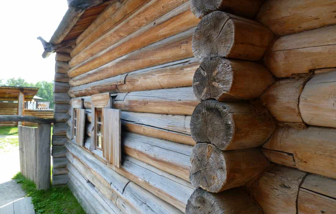 Immobilienmakler Tegel und russische Holzbauten in Tegel